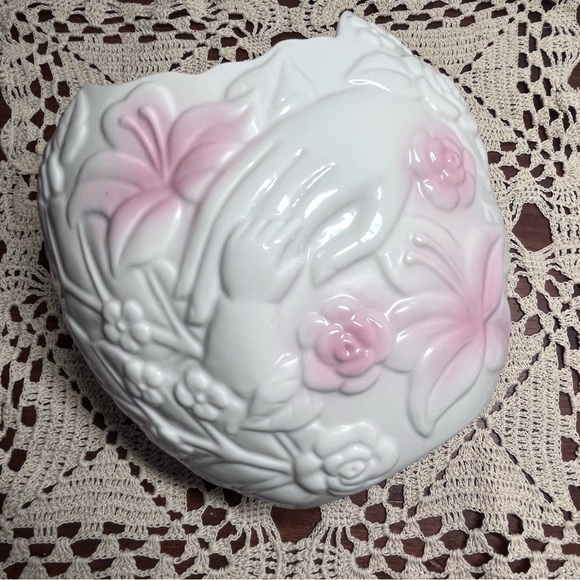 VTG Mothers & Baby Hands 3D Vase Planter Pink/White Floral 5" Taiwan FTD - Picture 5 of 17